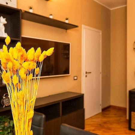 Sunny & Updated Flat With Panoramic City View 50M From M4 Stop ミラノ エクステリア 写真