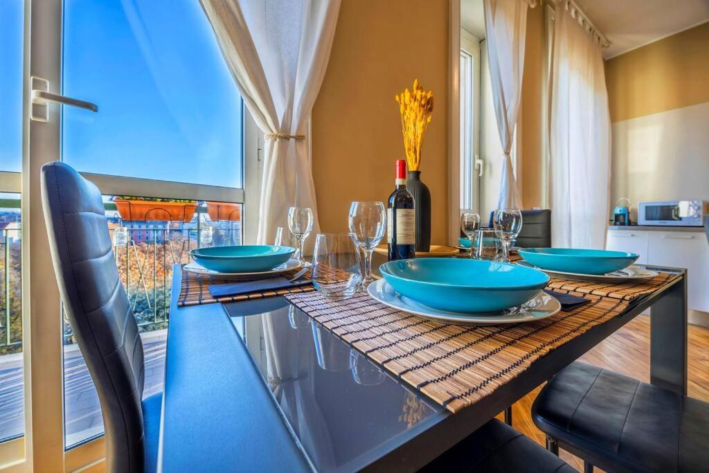 Sunny & Updated Flat With Panoramic City View 50M From M4 Stop ミラノ エクステリア 写真