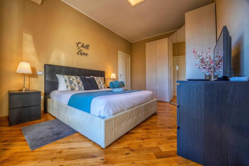 Sunny & Updated Flat With Panoramic City View 50M From M4 Stop ミラノ エクステリア 写真