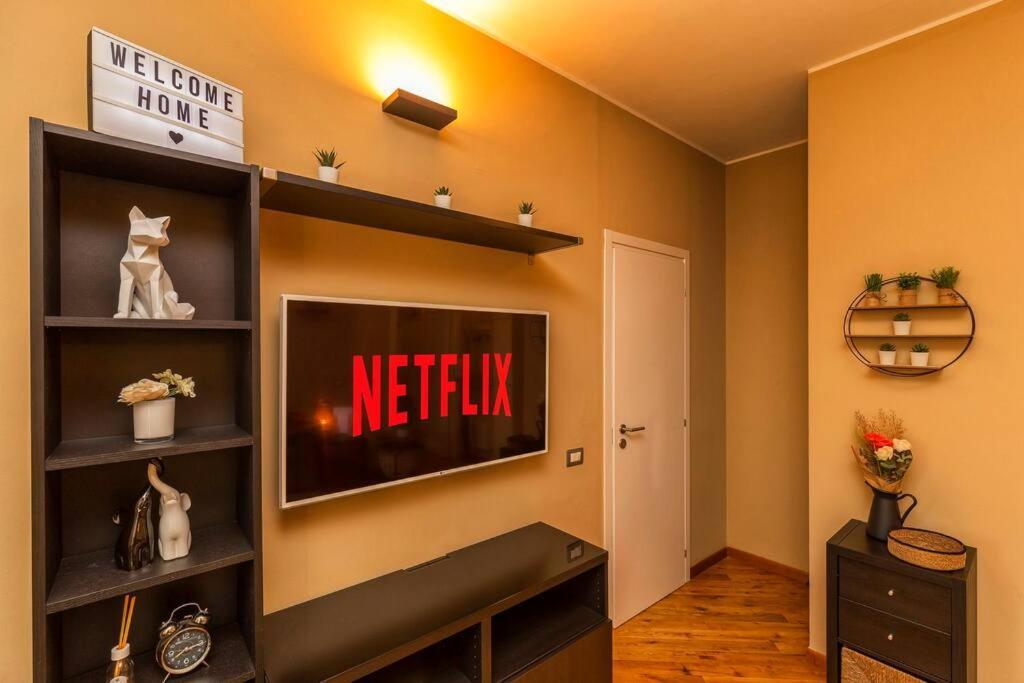Sunny & Updated Flat With Panoramic City View 50M From M4 Stop ミラノ エクステリア 写真