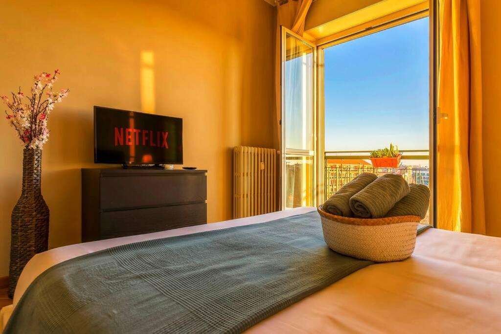 Sunny & Updated Flat With Panoramic City View 50M From M4 Stop ミラノ エクステリア 写真