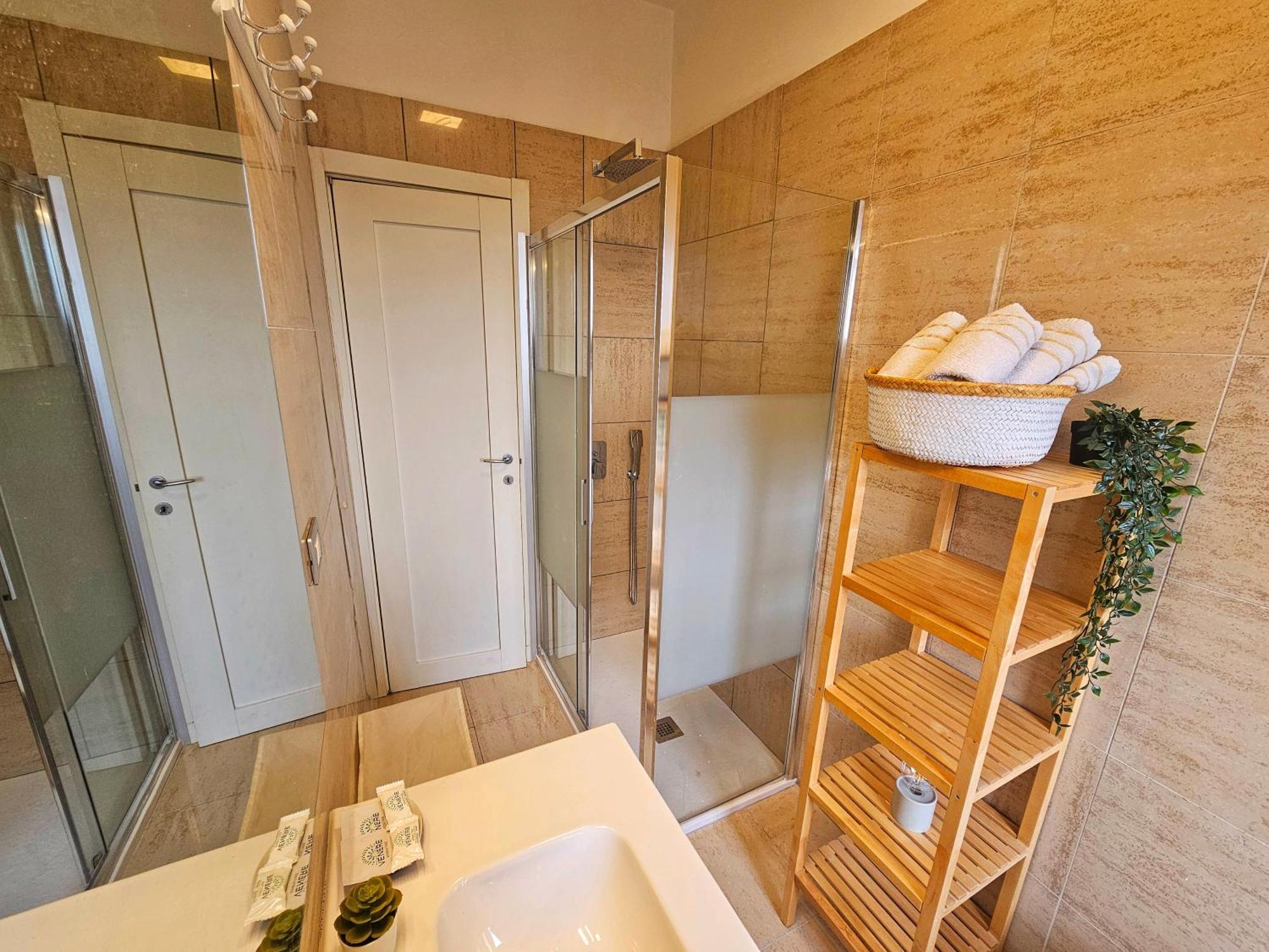 Sunny & Updated Flat With Panoramic City View 50M From M4 Stop ミラノ エクステリア 写真