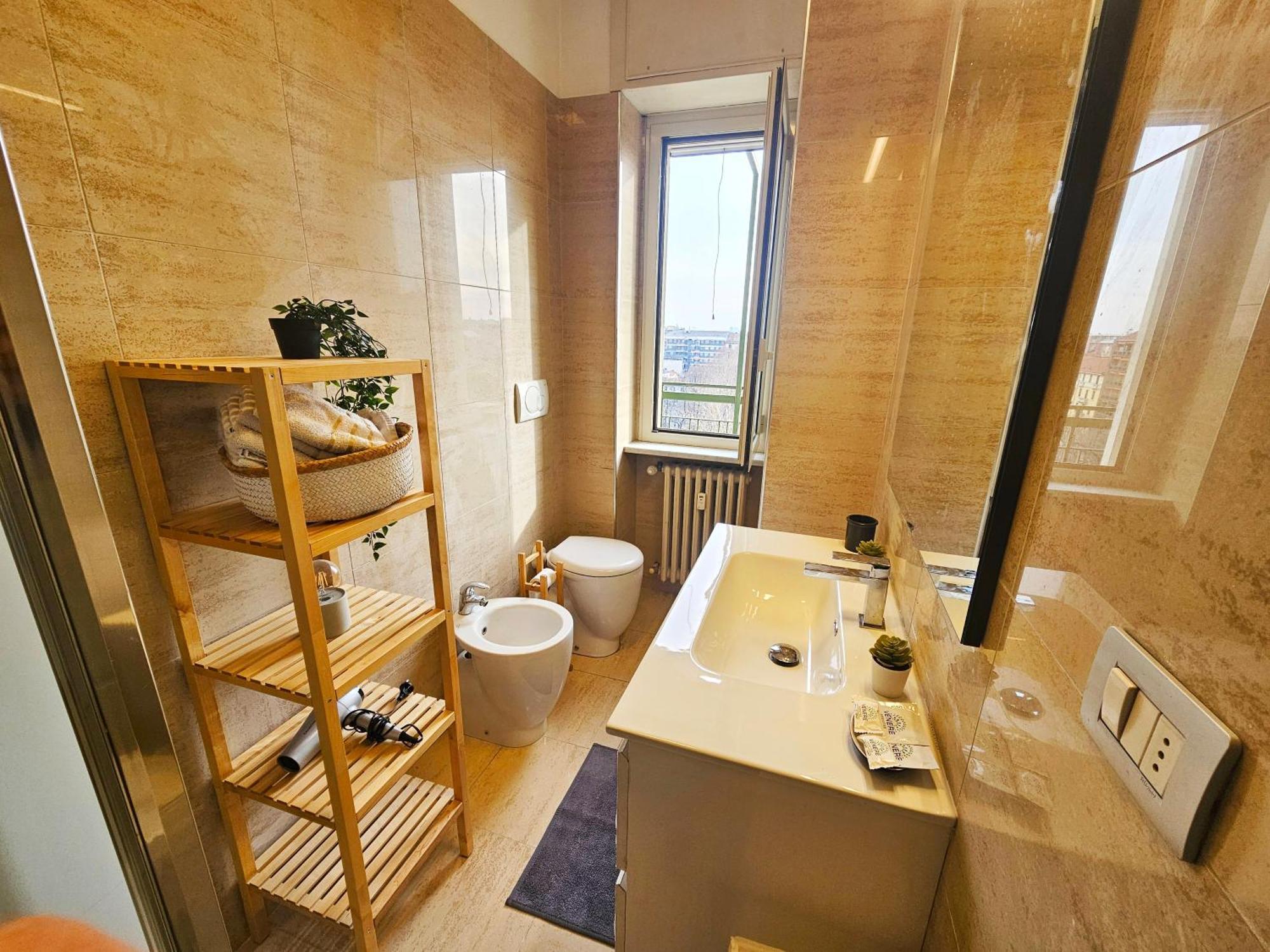 Sunny & Updated Flat With Panoramic City View 50M From M4 Stop ミラノ エクステリア 写真